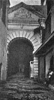 La vieille ville de Réthymnon en Crète. Photographie de la façade intérieure de la porte Guora par Giuseppe Gerola en 1906. Cliquer pour agrandir l'image.
