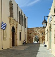 La vieille ville de Réthymnon en Crète. La porte orientale de l'école turque. Cliquer pour agrandir l'image.