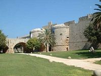 Fossés des fortifications de Rhodes. Cliquer pour agrandir l'image.