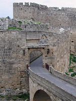 Porte Saint-Athanase des fortifications de Rhodes. Cliquer pour agrandir l'image.