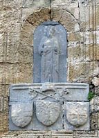 Porte Saint-Paul des fortifications de Rhodes. Bas-relief représentant le saint. Cliquer pour agrandir l'image.