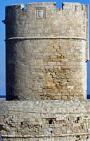 Tour Saint-Ange des fortifications de Rhodes. Cliquer pour agrandir l'image.