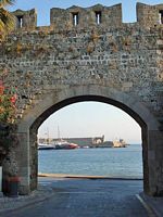 Porta Sainte-Marie delle fortificazioni di Rodi. Clicca per ingrandire l'immagine.