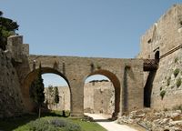 Porte Saint-Jean des fortifications de Rhodes. Cliquer pour agrandir l'image.