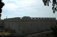 Bastion Saint-Georges des fortifications de Rhodes. Cliquer pour agrandir l'image.