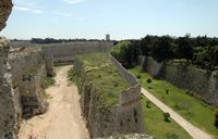 Terre-plein d'Espagne des fortifications de Rhodes. Cliquer pour agrandir l'image.