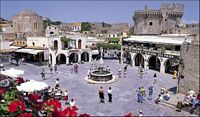 La ville médiévale de Rhodes. Place Hippocrate à Rhodes. Cliquer pour agrandir l'image.