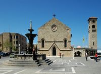 La ville moderne de Rhodes. Cathédrale Saint-Jean. Cliquer pour agrandir l'image.