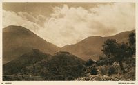 La ville de Sfakia en Crète. Les tours ottomanes d'Askyfou (auteur Frédéric Boissonnas, 1919). Cliquer pour agrandir l'image.