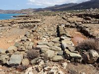 La côte nord de la commune de Sitia en Crète. Ruines de la maison minoenne d'Agia Fotia (auteur Olaf Tausch). Cliquer pour agrandir l'image.