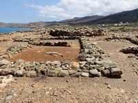 La côte nord de la commune de Sitia en Crète. Tombe à tholos d'Agia Fotia (auteur Olaf Tausch). Cliquer pour agrandir l'image.