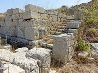 La ville de Sitia en Crète. Escalier de la villa hellénistique Andréion de Praissos (auteur Olaf Tausch). Cliquer pour agrandir l'image.