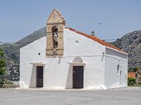 La ville de Spili en Crète. L'église Sainte-Irène à Mourné. Cliquer pour agrandir l'image.