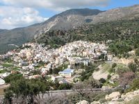 La ville de Viannos en Crète. Vue du village d'Ano Viannos (auteur Loutrakis). Cliquer pour agrandir l'image.