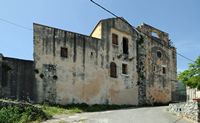 La ville de Vryssès en Crète. La tour d'Alidakis à Emprosneros. Cliquer pour agrandir l'image.