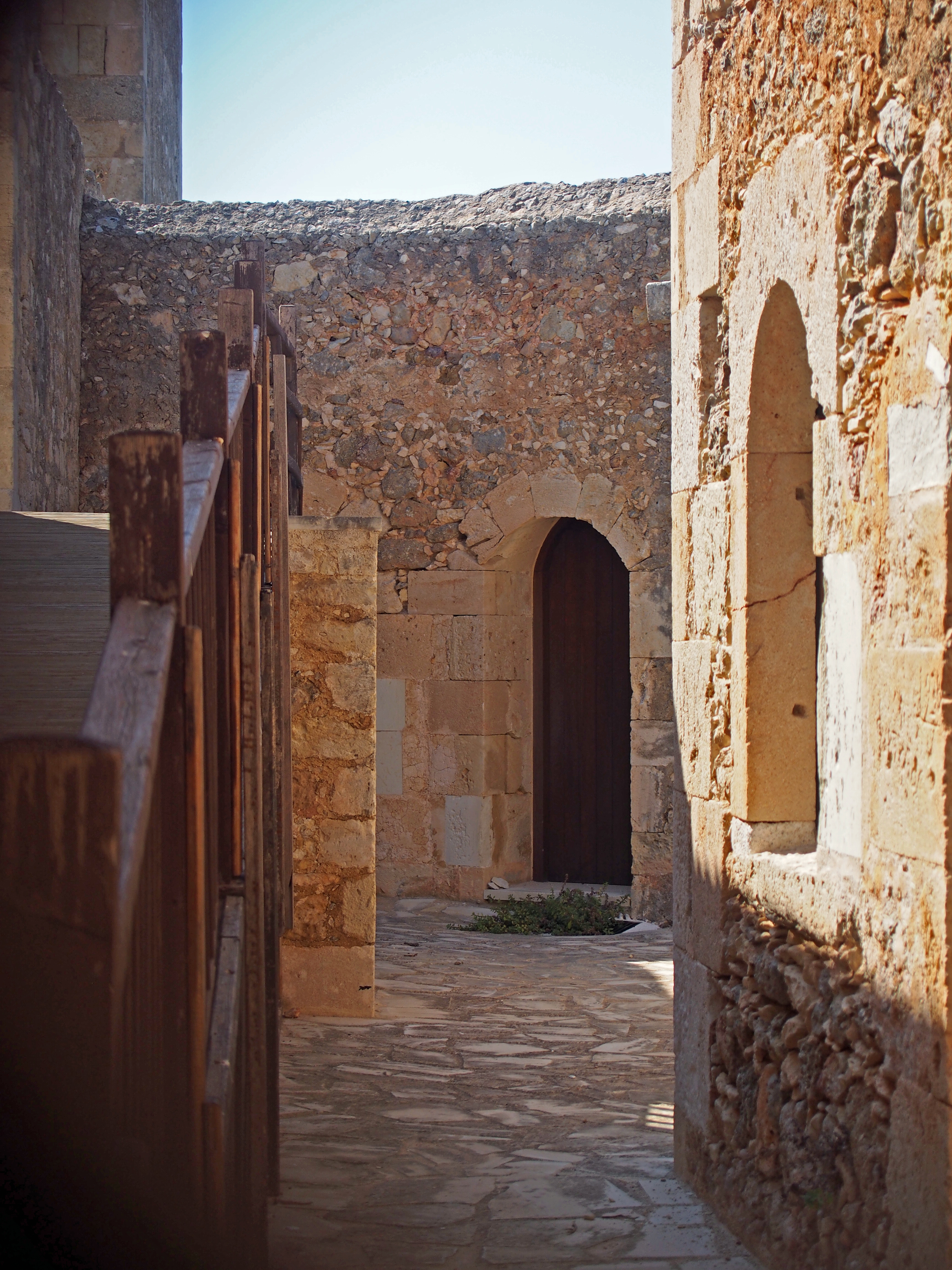 Le site archéologique de la cité antique d’Aptera et la forteresse d ...