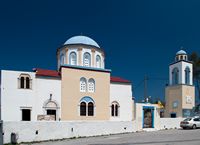 A igreja do Dormition à Asfendiou sobre a ilha de Kos (autor Michal Osmenda). Clicar para ampliar a imagem em Flickr (novo guia).