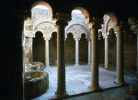 La ville gréco-romaine de Kos. Le nymphée (ou latrines) de la ville antique de Kos (auteur greekstifado-Yanni). Cliquer pour agrandir l'image dans Flickr (nouvel onglet).