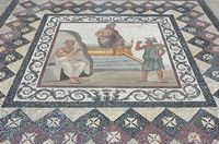 La ville italienne de Cos. Mosaïque au musée archéologique (auteur bazylek100). Cliquer pour agrandir l'image dans Flickr (nouvel onglet).