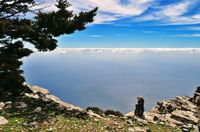 Le village d'Assimi en Crète. Vue de la mer de Lybie depuis le mont Kofinas (auteur George Paximadakis). Cliquer pour agrandir l'image dans Panoramio (nouvel onglet).