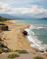 Le village d’Épiskopi en Crète. La plage d'Episkopi (auteur DiFe). Cliquer pour agrandir l'image dans Panoramio (nouvel onglet).