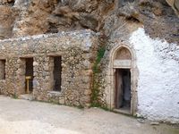 Le village de Gergéri en Crète. La chapelle d'Agios Efthymios à Nyvritos (auteur Sinekdimia Pavlostitos). Cliquer pour agrandir l'image dans Panoramio (nouvel onglet).