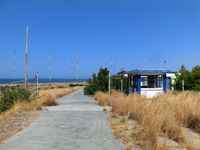 Le village de Gouvès en Crète. Le poste de garde de l'ancienne base US à Gournès (auteur Irina Dashkova). Cliquer pour agrandir l'image dans Panoramio (nouvel onglet).