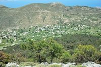 Le village de Koutsouras en Crète. Le village de Thrypti (auteur Ingo Handke). Cliquer pour agrandir l'image dans Panoramio (nouvel onglet).