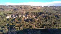 Le village de Tylissos en Crète. La faille de Tylissos-Kroussonas (auteur Jason John). Cliquer pour agrandir l'image dans Panoramio (nouvel onglet).