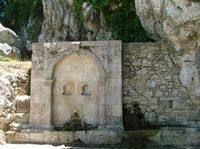 Le village de Ziros en Crète. Grande fontaine ottomane à Voila (auteur Err Sk). Cliquer pour agrandir l'image dans Panoramio (nouvel onglet).