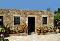 Het traditionele huis van Andimahia op het eiland Kos (auteur Grayswandir). Klikken om het beeld te vergroten in Panoramio (nieuwe tab).