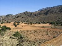 La ville de Vryssès en Crète. Le plateau de Vothonas près de Vafes (auteur Babis Kontarakis). Cliquer pour agrandir l'image dans Panoramio (nouvel onglet).