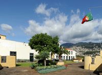 Le quartier São Pedro de Funchal à Madère. Le Forte do Pico. Cliquer pour agrandir l'image dans Adobe Stock (nouvel onglet).