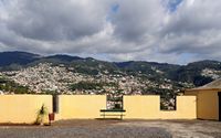 Le quartier São Pedro de Funchal à Madère. Le Forte do Pico. Cliquer pour agrandir l'image dans Adobe Stock (nouvel onglet).
