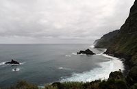 La côte nord de Madère. Entre Ponta Delgada et Arco de São Jorge. Cliquer pour agrandir l'image.
