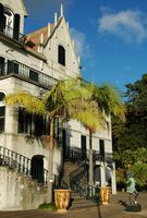 Le jardin tropical du Monte Palace à Madère. Palais. Cliquer pour agrandir l'image.