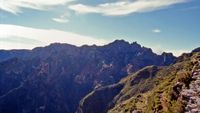 Le Pico Ruivo à Madère. Vue sur le Pico das Torres. Cliquer pour agrandir l'image.