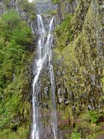 Le village de Rabaçal à Madère. Cascade du Risco. Cliquer pour agrandir l'image.