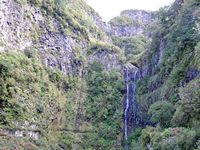 Le village de Rabaçal à Madère. Cascata do risco. Cliquer pour agrandir l'image.