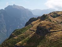 Le village de Rosário à Madère. Levada Lombo do Mouro. Cliquer pour agrandir l'image.