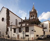 La cathédrale de Funchal à Madère. L'arrière de la cathédrale (auteur Allie Caulfield). Cliquer pour agrandir l'image.