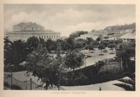 Le quartier de la cathédrale de Funchal à Madère. Le théâtre Dona Maria vers 1880, carte postale. Cliquer pour agrandir l'image.