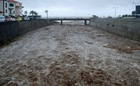 La ville de Ribeira Brava à Madère. Rivière sauvage. Cliquer pour agrandir l'image.