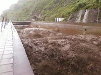 La ville de Ribeira Brava à Madère. Inondation du 21 février 2010. Cliquer pour agrandir l'image.