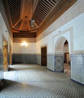 Le palais de la Bahia à Marrakech au Maroc. Salle nord-est du petit riad. Cliquer pour agrandir l'image.