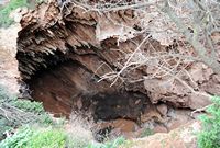 La ville de Demnate au Maroc. Pont naturel d'imi n'fri. Cliquer pour agrandir l'image.