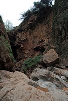 La ville de Demnate au Maroc. Pont naturel d'imi n'fri. Cliquer pour agrandir l'image.