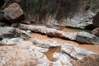 La ville de Demnate au Maroc. Pont naturel d'imi n'fri. Cliquer pour agrandir l'image.