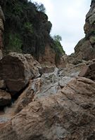 La ville de Demnate au Maroc. Pont naturel d'imi n'fri. Cliquer pour agrandir l'image.