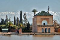 Le quartier de l'Hivernage à Marrakech au Maroc. Jardin de la Menara. Cliquer pour agrandir l'image.